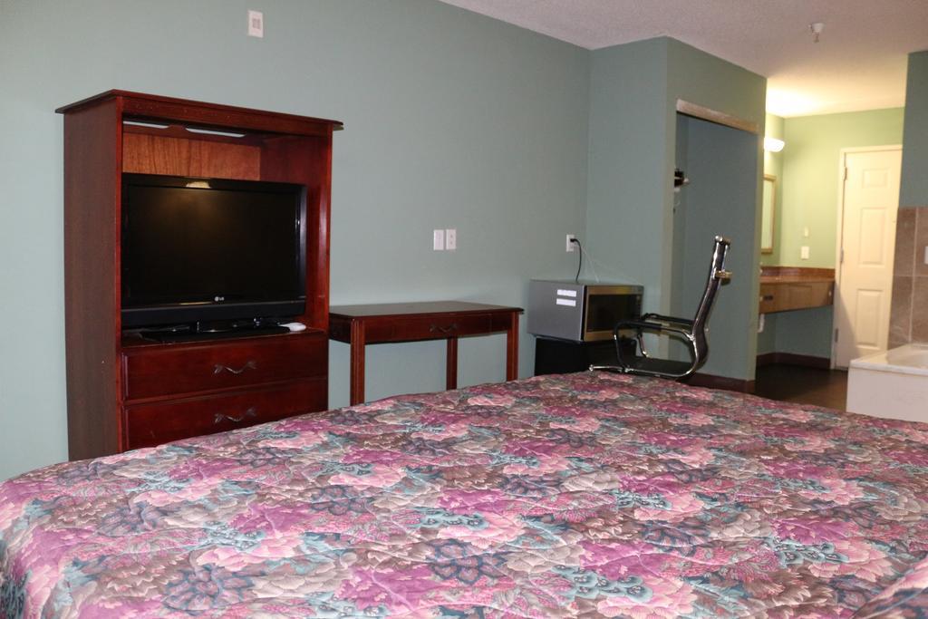 Magnolia Bay Hotel & Suites جونزبورو المظهر الخارجي الصورة