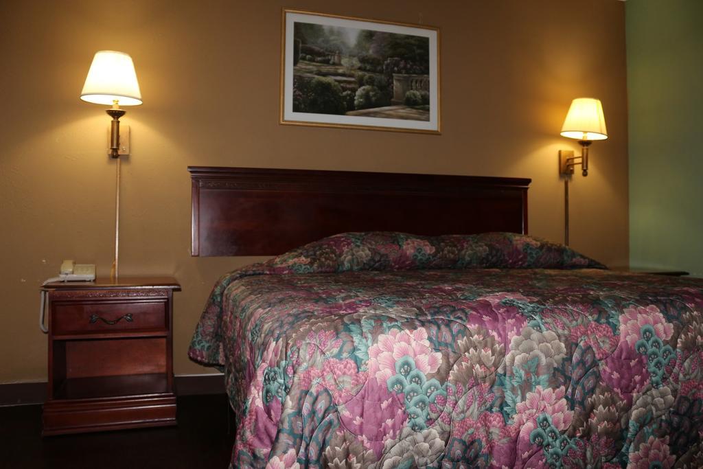 Magnolia Bay Hotel & Suites جونزبورو المظهر الخارجي الصورة