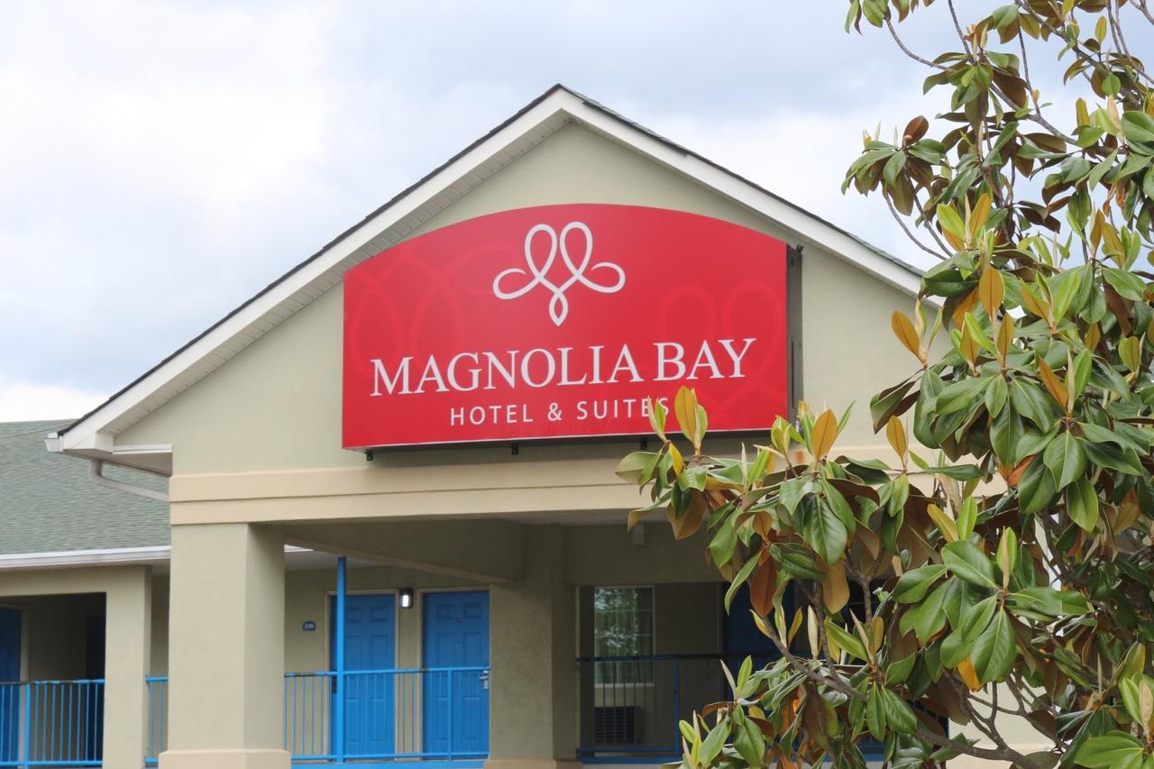 Magnolia Bay Hotel & Suites جونزبورو المظهر الخارجي الصورة