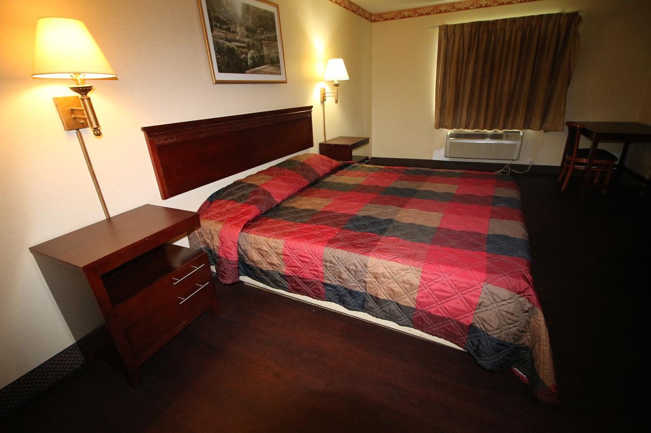 Magnolia Bay Hotel & Suites جونزبورو المظهر الخارجي الصورة