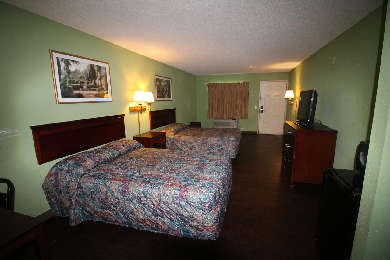 Magnolia Bay Hotel & Suites جونزبورو المظهر الخارجي الصورة