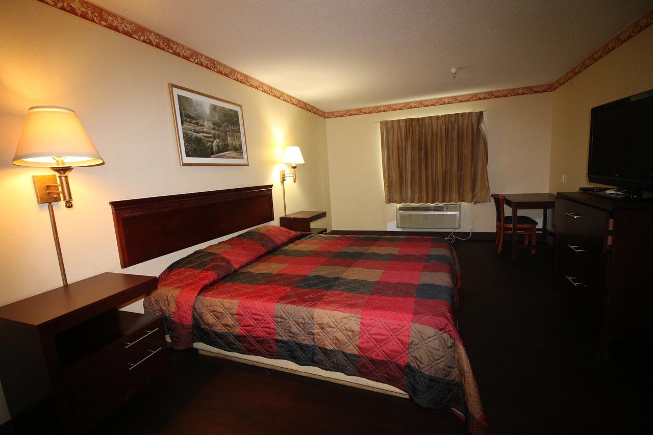 Magnolia Bay Hotel & Suites جونزبورو المظهر الخارجي الصورة
