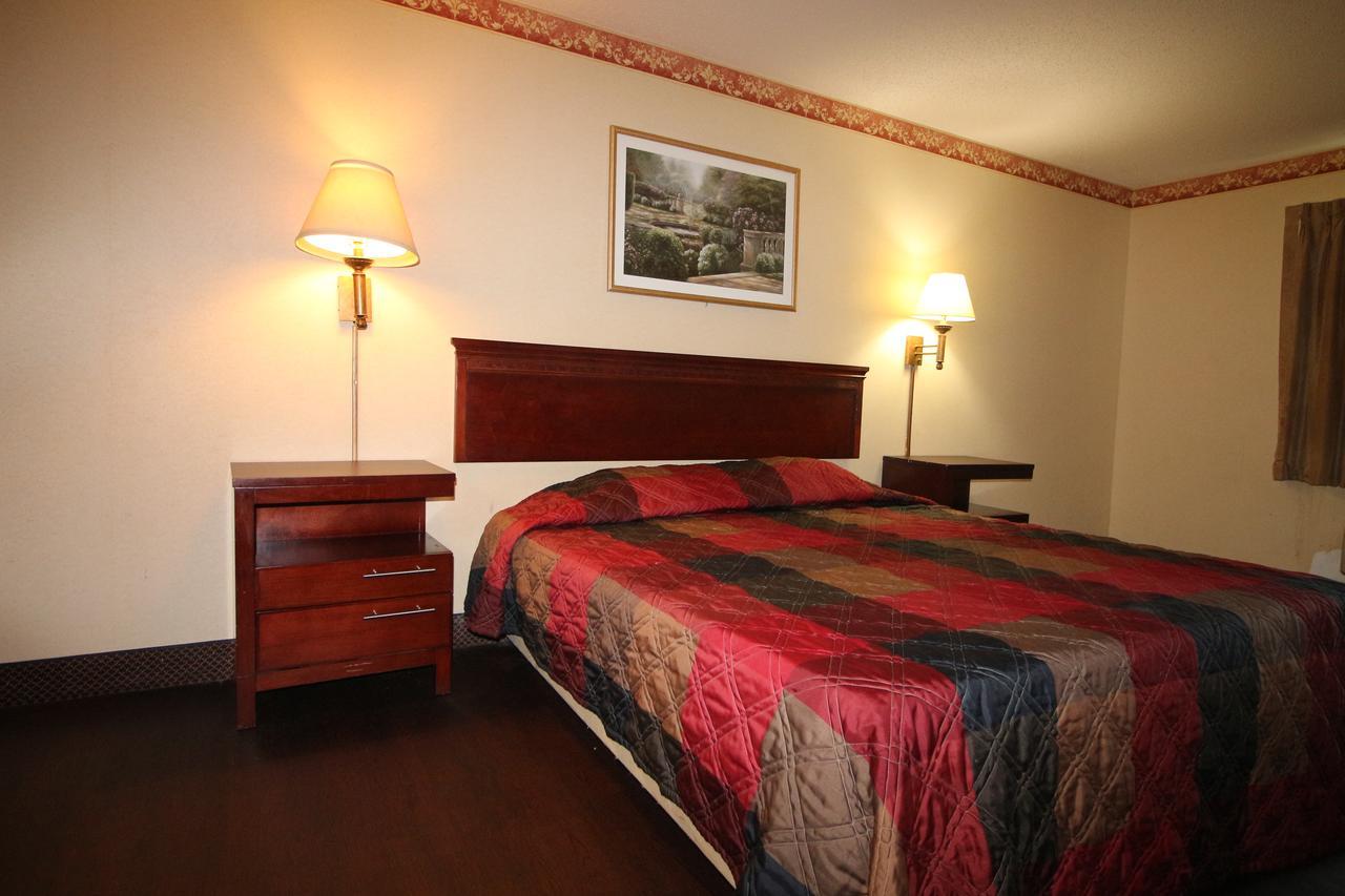 Magnolia Bay Hotel & Suites جونزبورو المظهر الخارجي الصورة