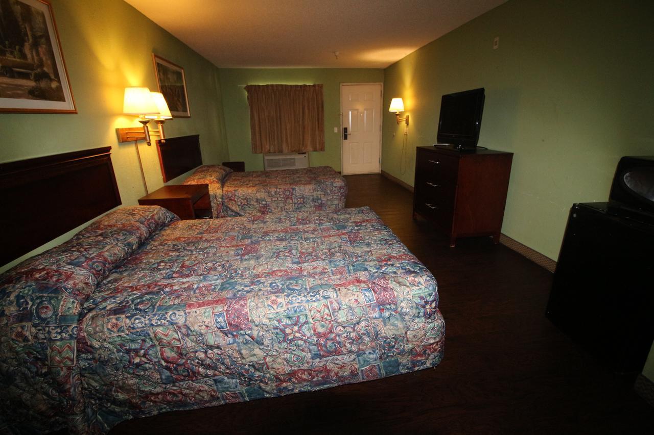 Magnolia Bay Hotel & Suites جونزبورو المظهر الخارجي الصورة