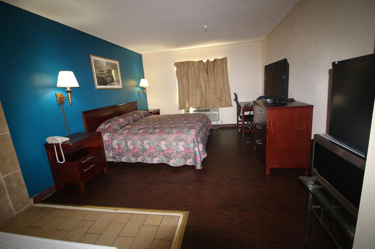 Magnolia Bay Hotel & Suites جونزبورو المظهر الخارجي الصورة